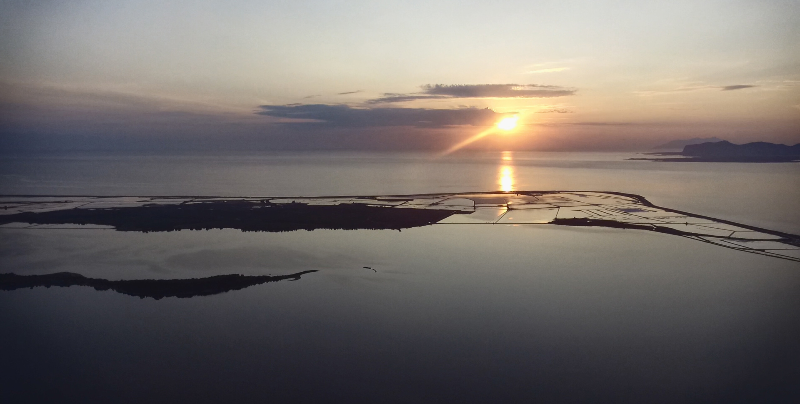 Lo Stagnone in sunset kite school view